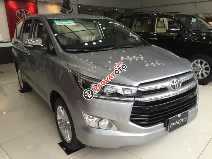 Toyota Innova 2.0E MT 2018 phiên bản mới VSC, HAC, màu bạc, giao ngay, phục vụ tốt nhất Sài Gòn-5