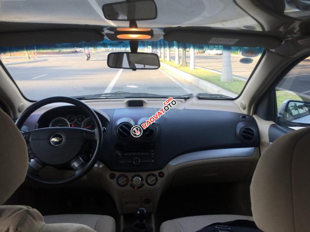 Cần bán gấp Chevrolet Aveo 1.5 MT đời 2016, màu bạc xe gia đình-3