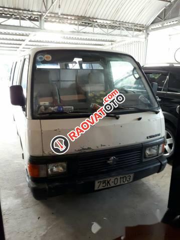 Cần bán gấp Nissan Urvan đời 1994, màu trắng, giá tốt-0