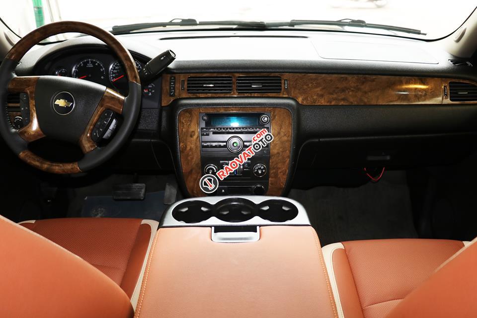 Cần bán xe Chevrolet Suburban 6.2AT đời 2009, màu xanh lục, nhập khẩu-7