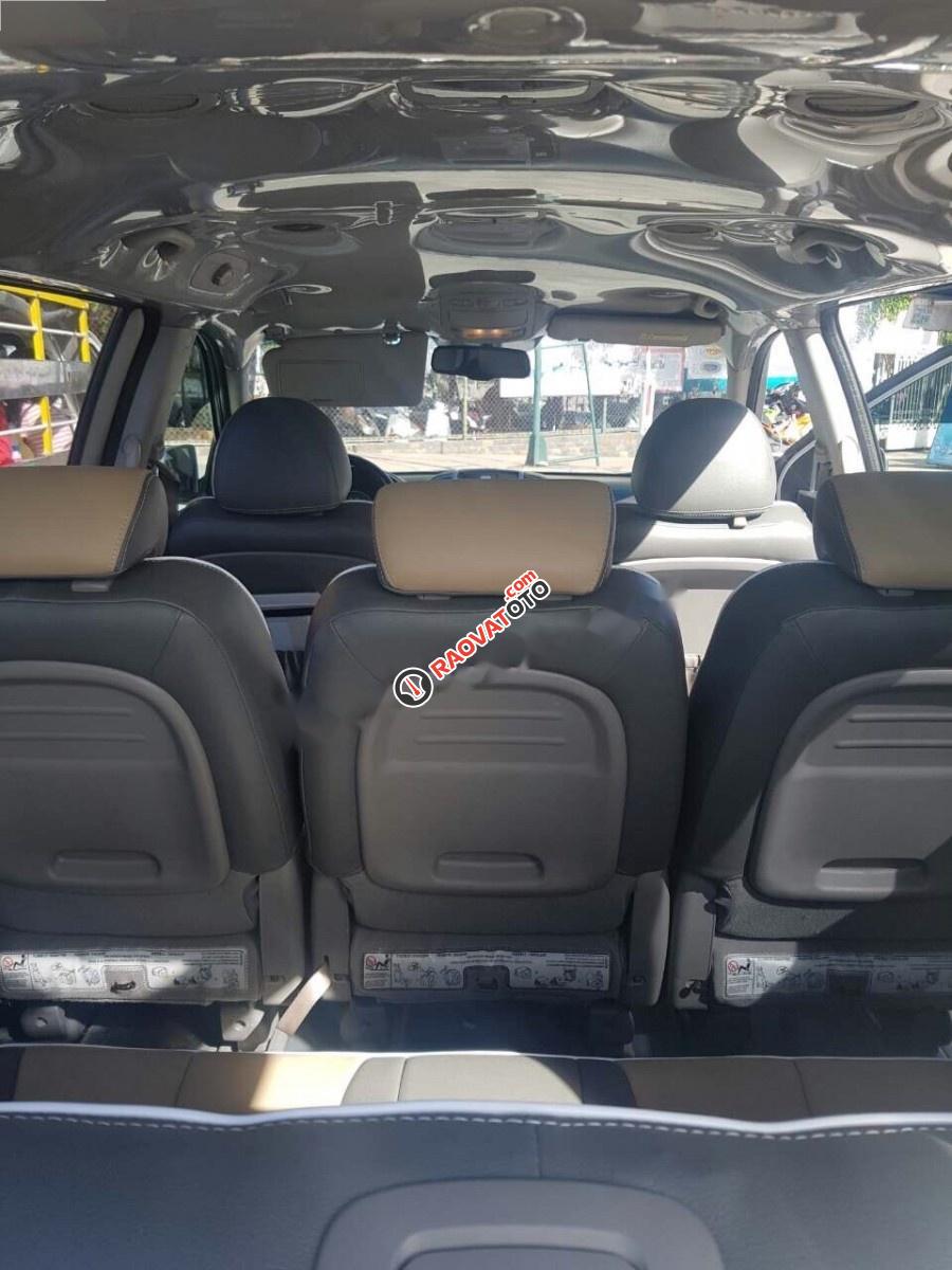 Bán Kia Carnival đời 2011, màu bạc, nhập khẩu nguyên chiếc-2