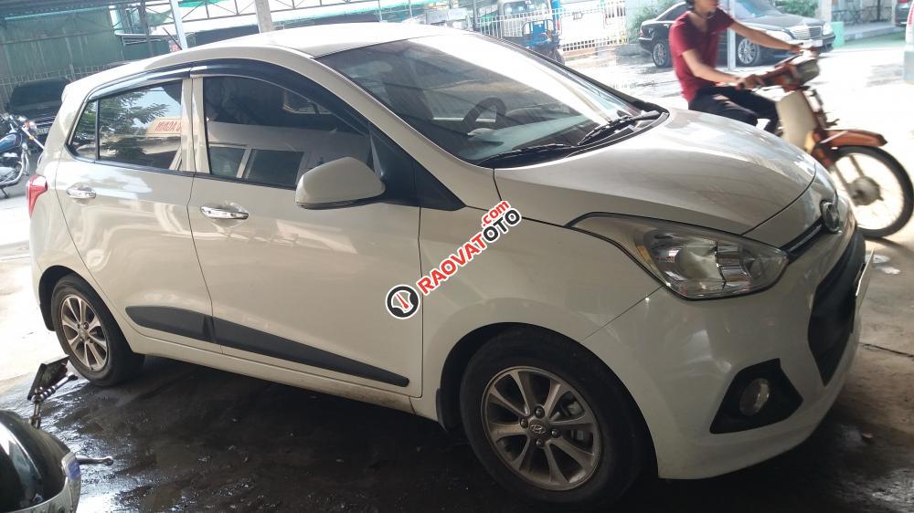 Cần bán xe Hyundai i10 1.2 AT 2015, màu trắng, nhập khẩu-1