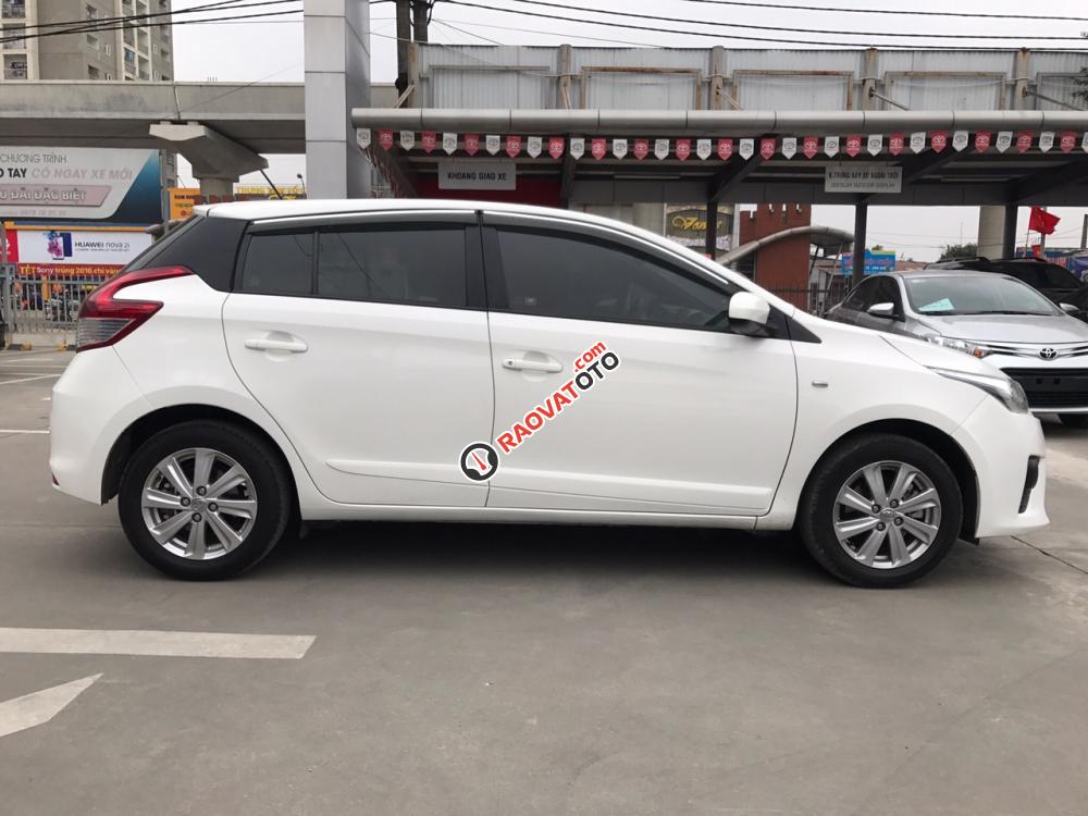 Bán Toyota Yaris 1.3E 2016, màu trắng, nhập khẩu,-1