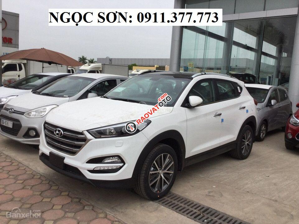 Bán Hyundai Tucson mới, màu trắng, trả góp 90% xe, tại Đà Nẵng liên hệ Ngọc Sơn: 0911.377.773-4