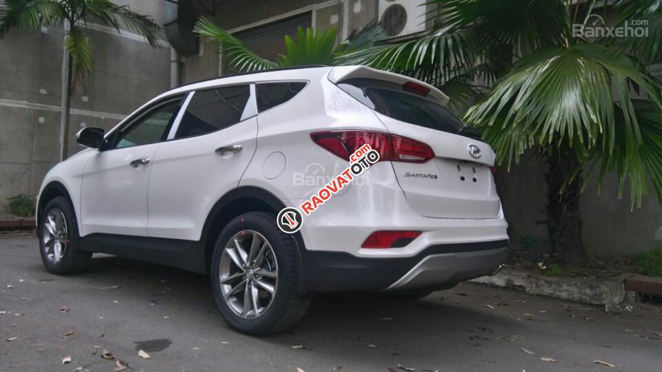 Bán ô tô Hyundai Santa Fe giảm sốc, màu trắng, trả góp 90% xe, liên hệ Ngọc Sơn: 0911.377.773-2