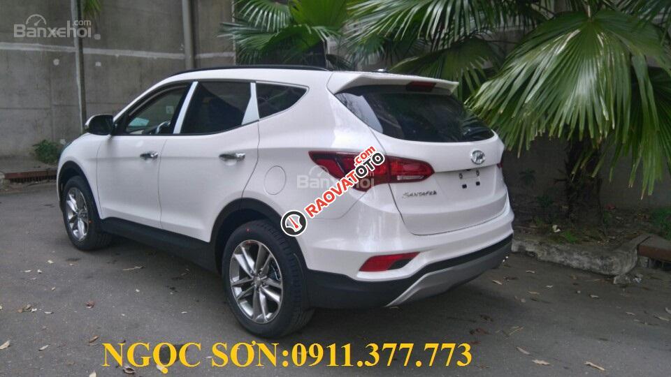 Bán ô tô Hyundai Santa Fe giảm sốc, màu trắng, trả góp 90% xe, liên hệ Ngọc Sơn: 0911.377.773-1