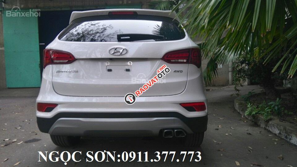 Bán ô tô Hyundai Santa Fe giảm sốc, màu trắng, trả góp 90% xe, liên hệ Ngọc Sơn: 0911.377.773-4