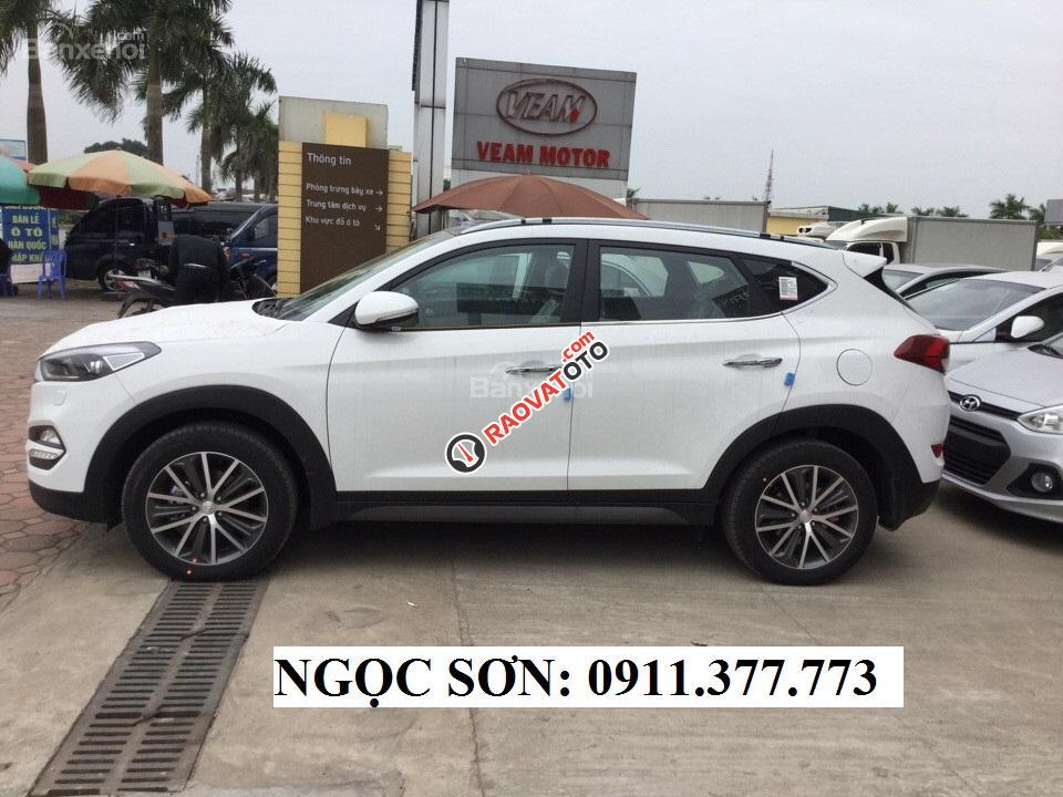 Bán Hyundai Tucson mới, màu trắng, trả góp 90% xe, tại Đà Nẵng liên hệ Ngọc Sơn: 0911.377.773-3