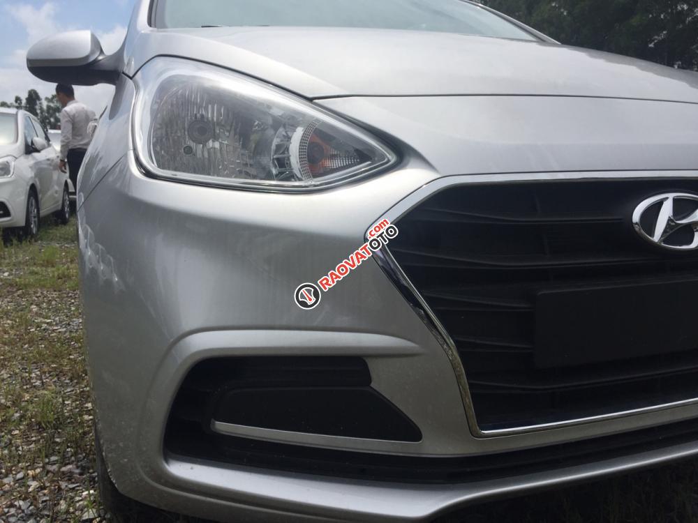 Bán Hyundai Grand I10 Sedan 2017, màu bạc mới, LH 0947647688-0