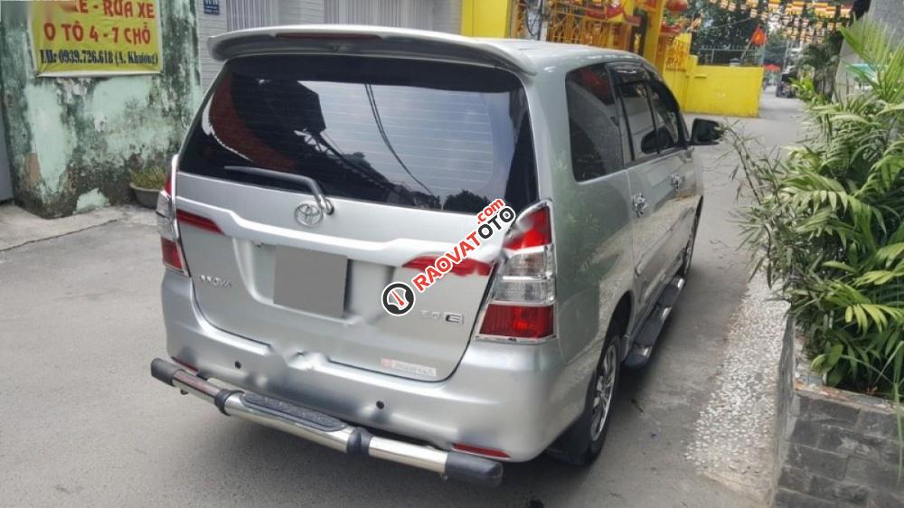 Bán Toyota Innova V năm 2014, màu bạc như mới-4