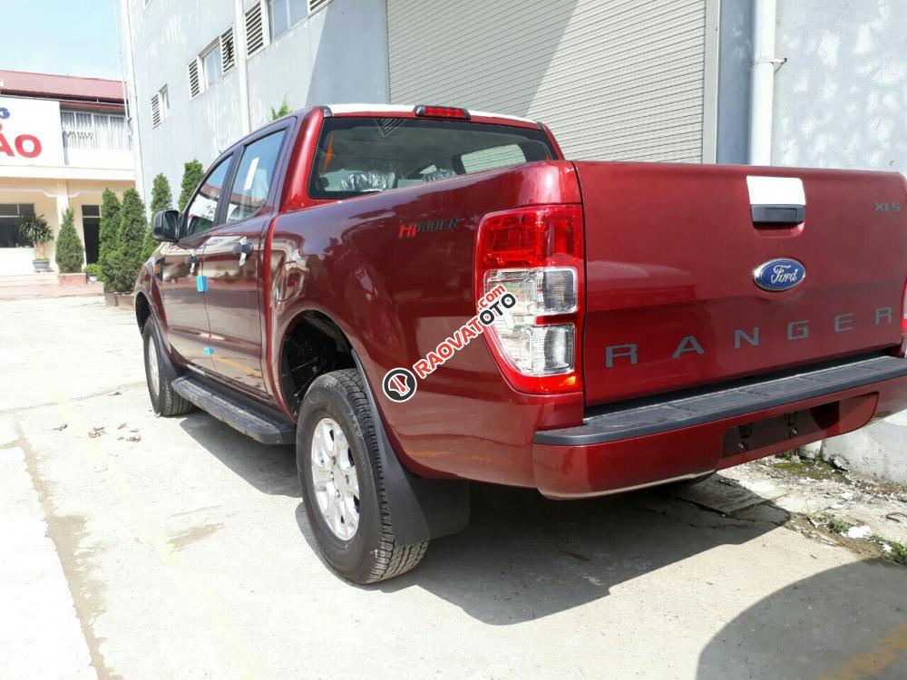 Bán ô tô Ford Ranger XLS AT đời 2017, màu đỏ, nhập khẩu. Hỗ trợ ngân hàng 90% giá trị xe-0