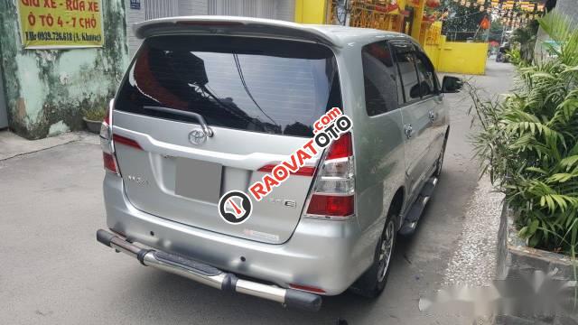 Bán xe Toyota Innova V năm 2014, màu bạc như mới-2