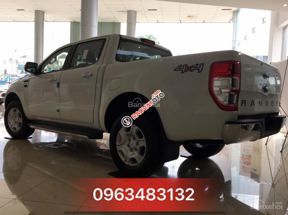 Bán ô tô Ford Ranger XLT 4x4 MT sản xuất 2017, màu trắng, giao xe ngay hỗ trợ trả góp tại Nghệ An-4