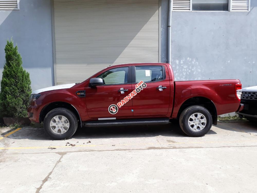 Bán ô tô Ford Ranger XLS AT đời 2017, màu đỏ, nhập khẩu. Hỗ trợ ngân hàng 90% giá trị xe-2