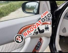 Cần bán lại xe Mercedes năm 2004, giá tốt-3