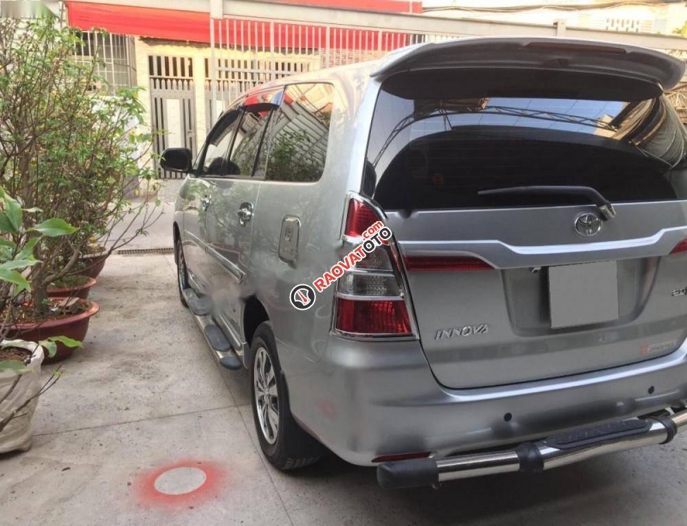 Cần bán gấp Toyota Innova V đời 2014, màu bạc, giá chỉ 585 triệu-8