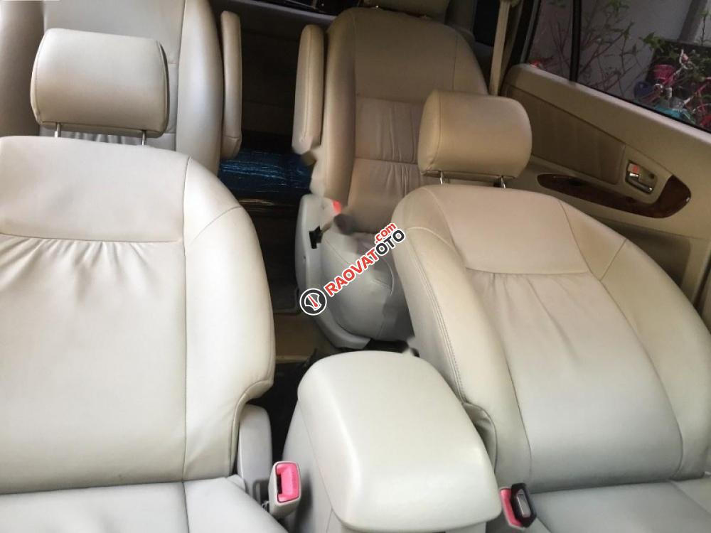 Cần bán gấp Toyota Innova V đời 2014, màu bạc, giá chỉ 585 triệu-6