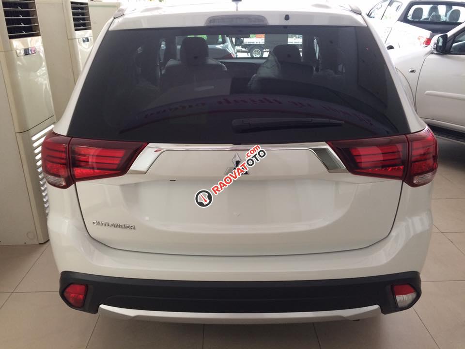 Cần bán Mitsubishi Outlander đời 2018, màu trắng-5