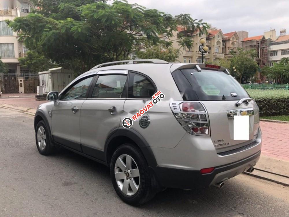 Xe Chevrolet Captiva LT năm sản xuất 2010, màu bạc chính chủ, giá tốt-3