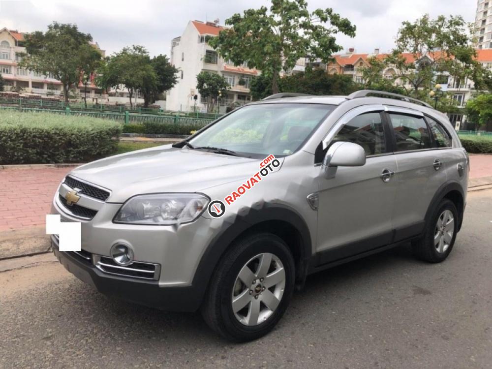 Xe Chevrolet Captiva LT năm sản xuất 2010, màu bạc chính chủ, giá tốt-4