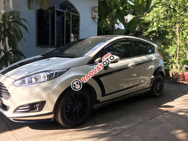 Cần bán gấp Ford Fiesta S sản xuất 2014, màu trắng xe gia đình, 455 triệu-1