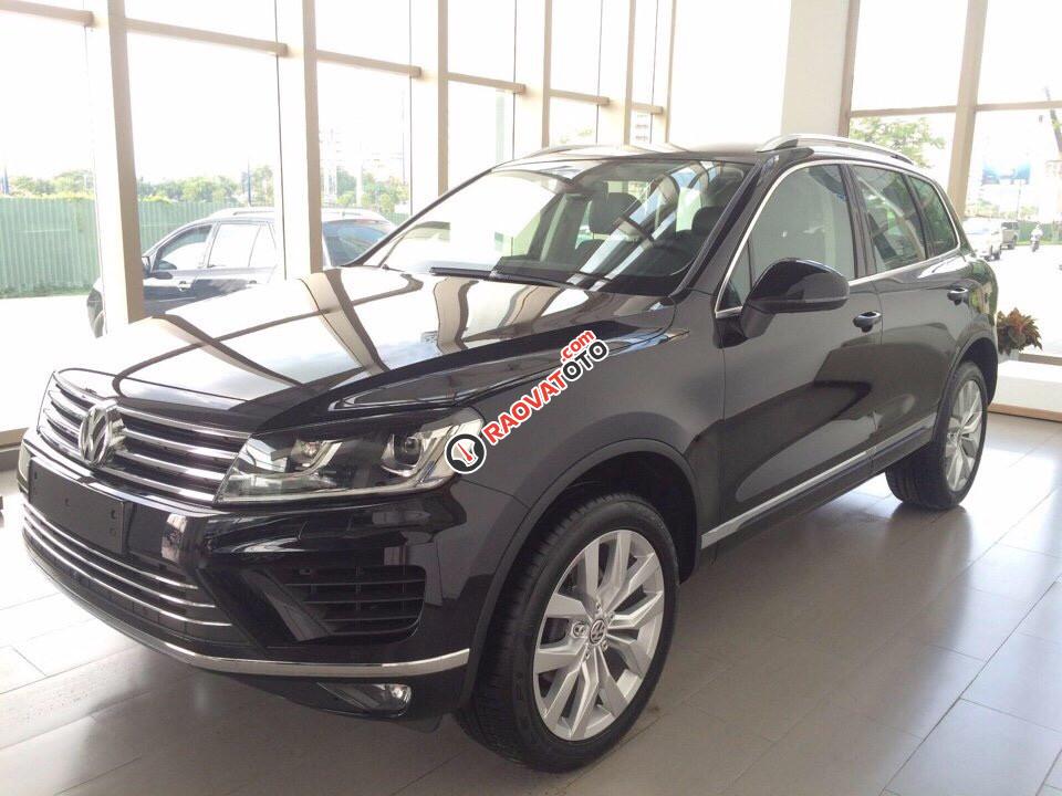 Dòng SUV nhập Đức Volkswagen Touareg 3.6 FSI, màu đen đời 2015, tặng BHVC+dán 3M, LH Hương: 0902.608.293-9