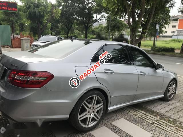 Bán Mercedes E300 sản xuất 2012, màu bạc-0