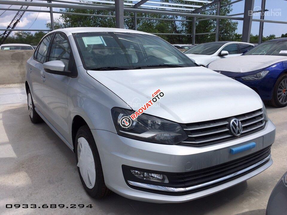 Polo Sedan GP màu bạc thương hiệu Đức nhập khẩu nguyên chiếc. LH Hotline 0933689294-0