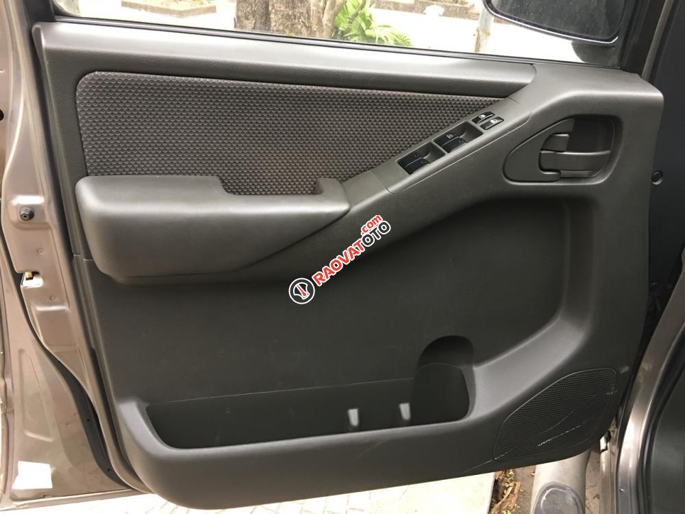 Bán Nissan LE sản xuất năm 2014, giá 405tr dầu 2 cầu-7