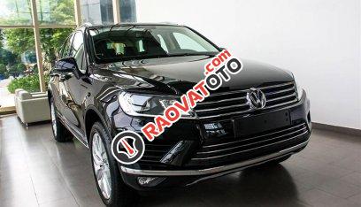 Dòng SUV nhập Đức Volkswagen Touareg 3.6l, màu vàng cát. Cam kết giá tốt- Thu Hương: 0902.608.293-0