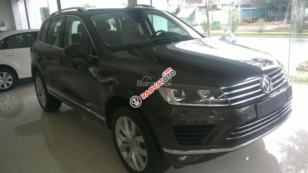 Dòng SUV nhập Đức Volkswagen Touareg 3.6l, màu vàng cát. Cam kết giá tốt- Thu Hương: 0902.608.293-12