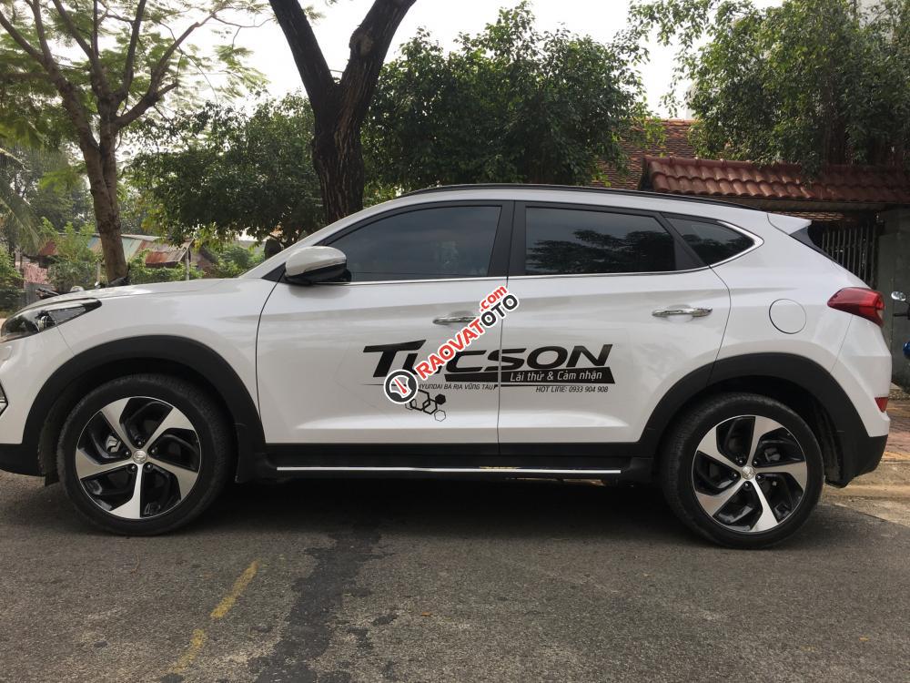 Bán xe Tucson giá 760 triệu, hỗ trợ trả góp và giao xe ngay Lh 0933016693-3