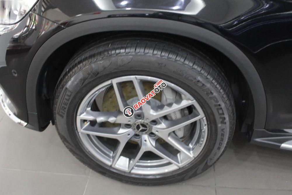 Bán xe Mercedes GLC 300 4Matic năm 2018, màu đen-4