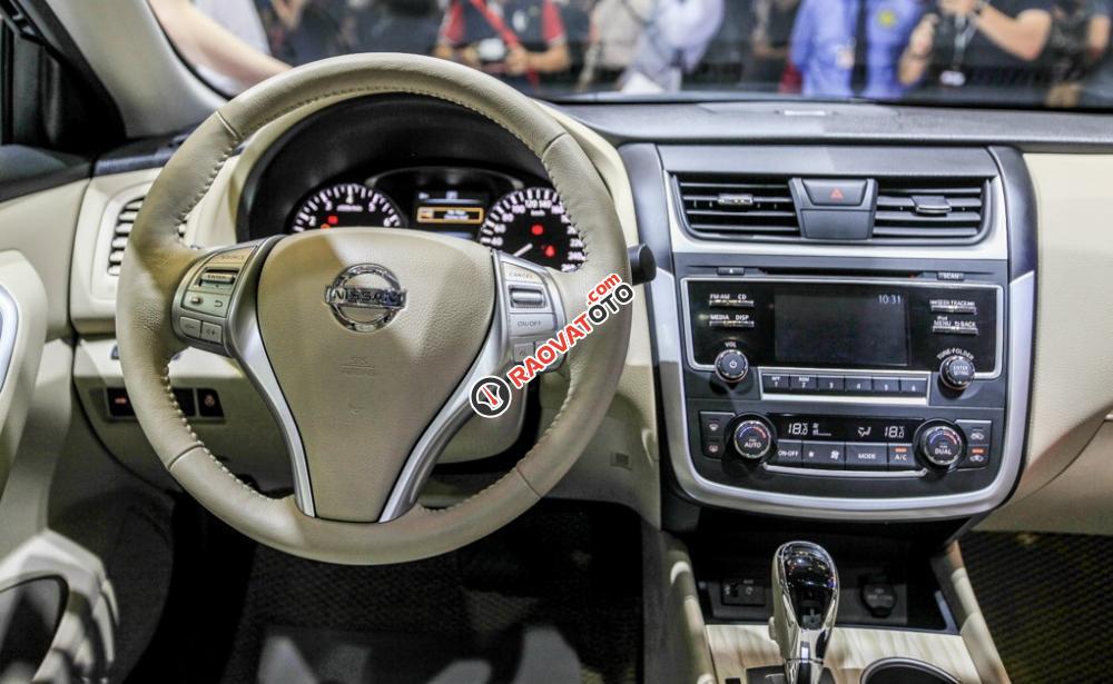 Bán Nissan Teana SL đời 2018, màu đỏ, nhập khẩu nguyên chiếc-15