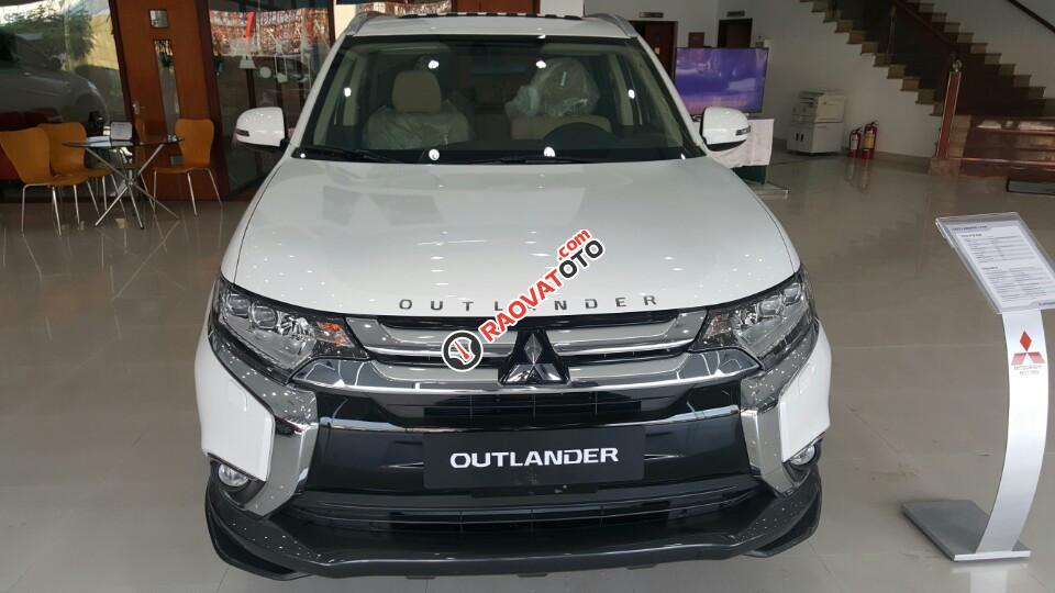 Cần bán Mitsubishi Outlander Sport GLS đời 2018, màu trắng,-0