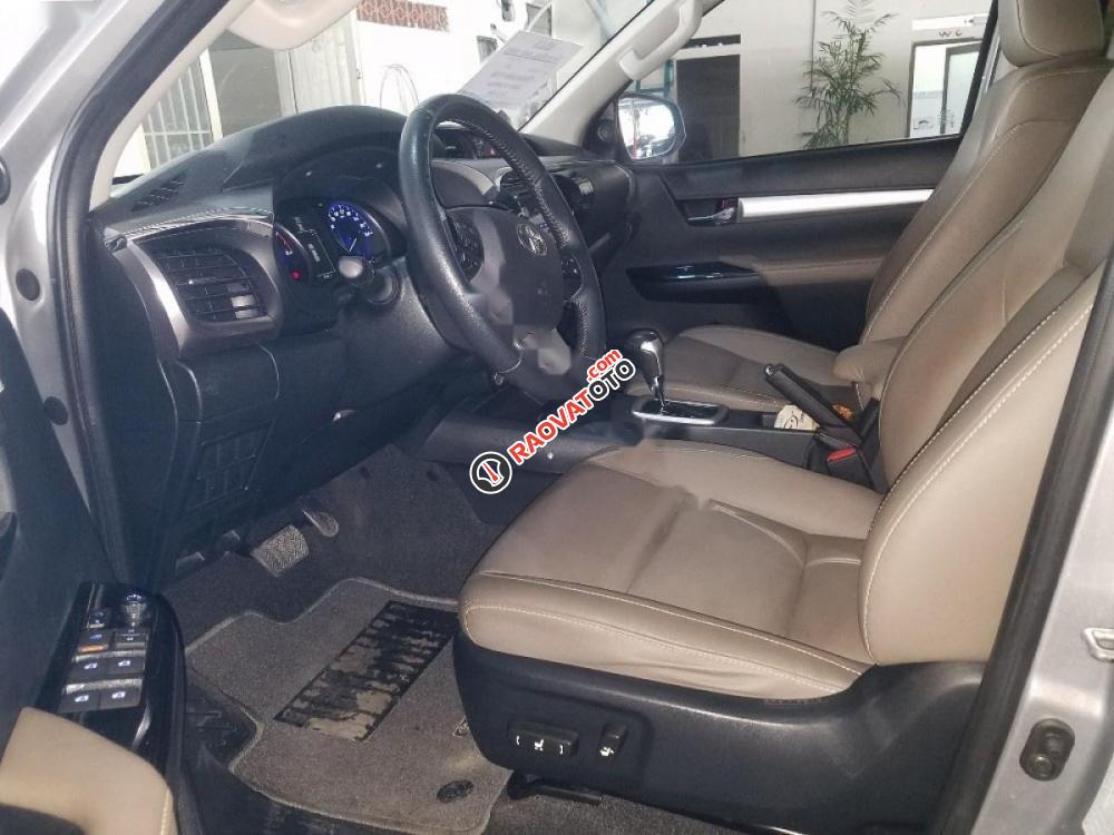 Bán Toyota Hilux 3.0G đời 2015, màu bạc, nhập khẩu-4