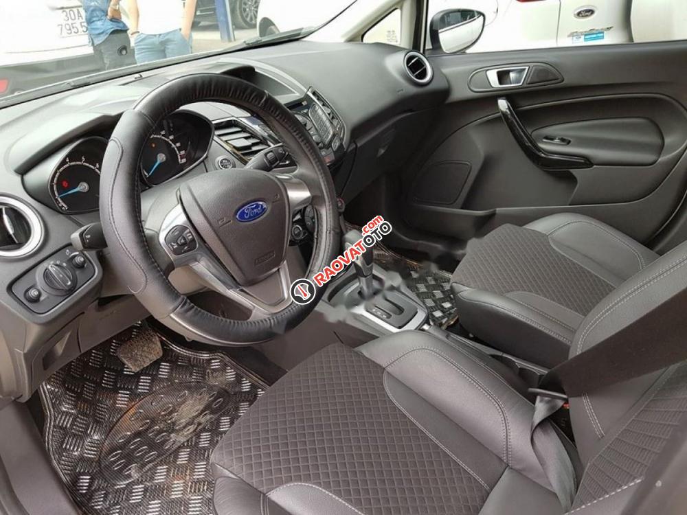 Bán xe Ford Fiesta 1.0 sản xuất năm 2015, màu trắng chính chủ, giá 495tr-9