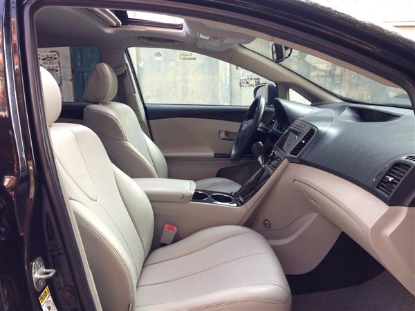 Cần bán Toyota Venza 2.7L đời 2010, màu đen -3