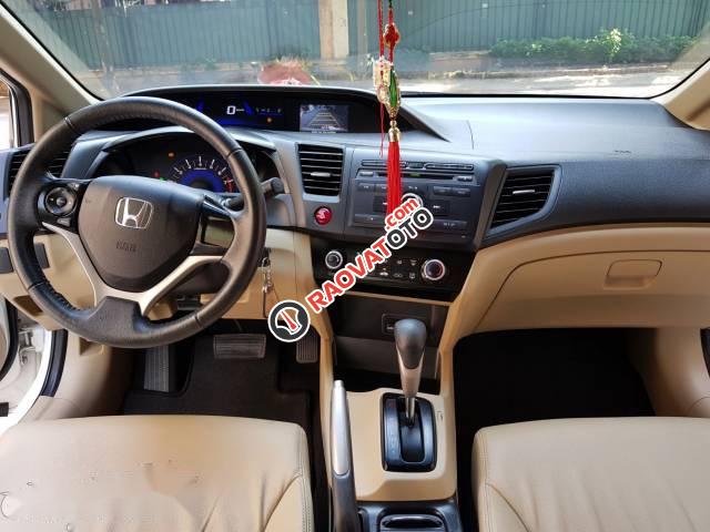 Cần bán Honda Civic 1.8AT đời 2015, màu trắng chính chủ, 630tr-2