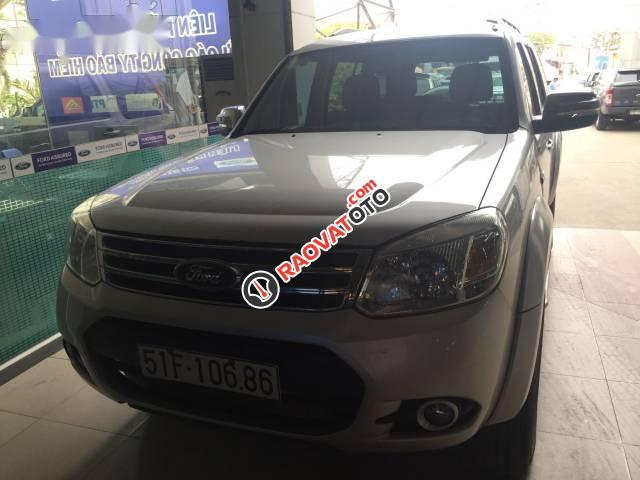 Bán xe Ford Everest 4x2 MT năm 2015, màu bạc -3