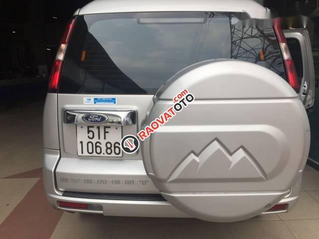 Bán xe Ford Everest 4x2 MT năm 2015, màu bạc -0