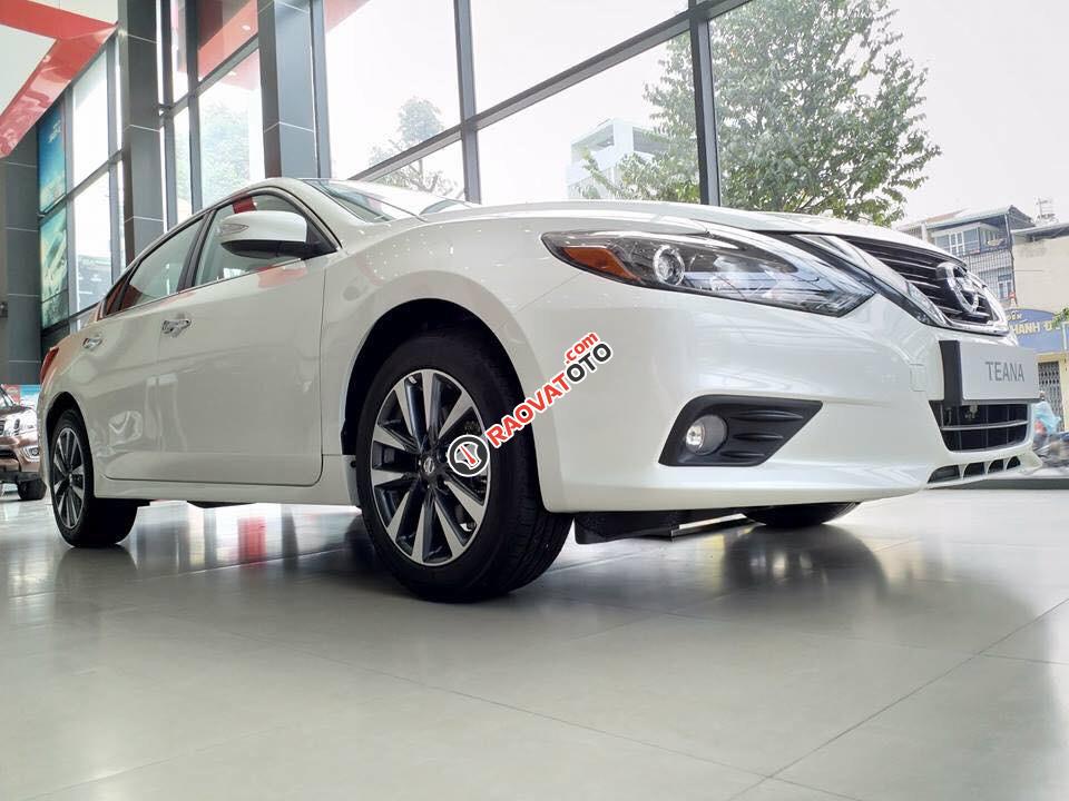 Bán xe Nissan Teana SL năm sản xuất 2018, màu trắng, xe nhập-4