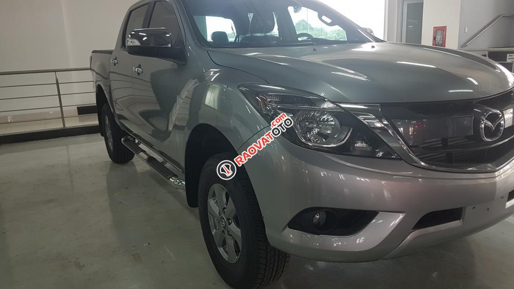 Bán Mazda BT - 50 màu bạc, nhập khẩu Thái Lan, hỗ trợ trả góp 80% giá trị xe, LH 0938097488-3