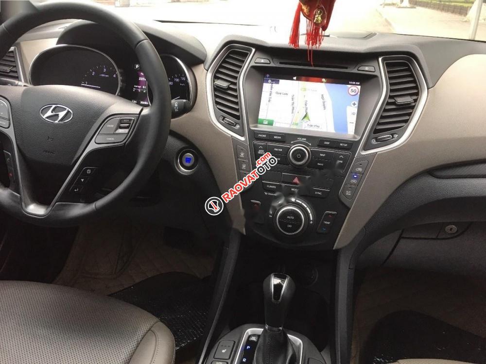 Cần bán lại xe Hyundai Santa Fe 2.2 đời 2016, màu đen-7