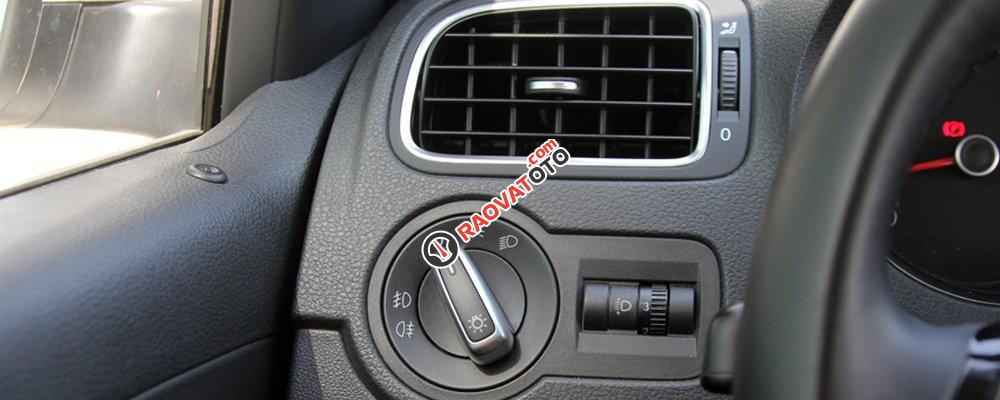 Xe Nhập Volkswagen Polo Sedan 1.6l GP 2016, màu bạc. Cạnh tranh với Honda City - LH Hương 0902.608.293-6