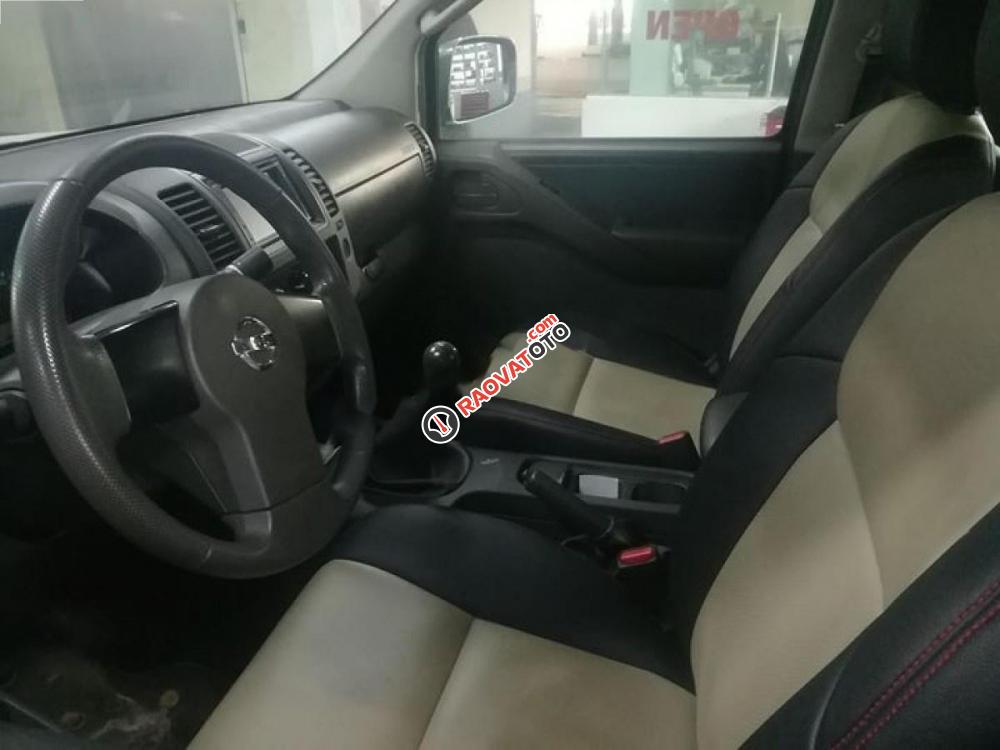 Bán Nissan Navara LE 2.5 MT 4WD 2010, màu bạc, nhập khẩu  -2