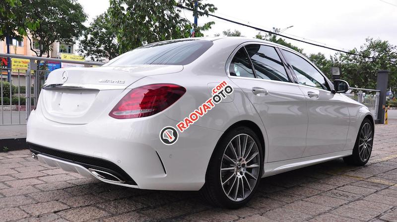 Bán ô tô Mercedes C300 AMG đời 2018, màu trắng, xe nhập-2