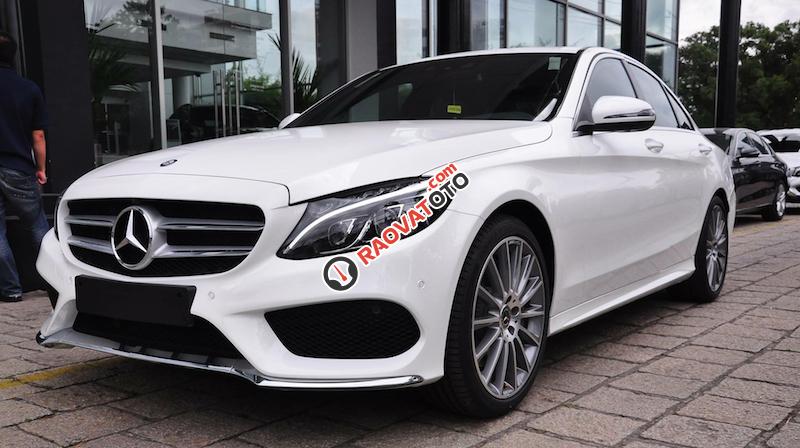 Bán ô tô Mercedes C300 AMG đời 2018, màu trắng, xe nhập-0