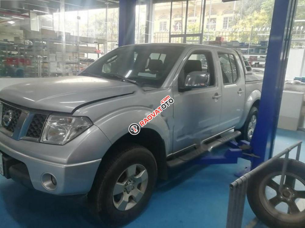 Bán Nissan Navara LE 2.5 MT 4WD 2010, màu bạc, nhập khẩu  -0