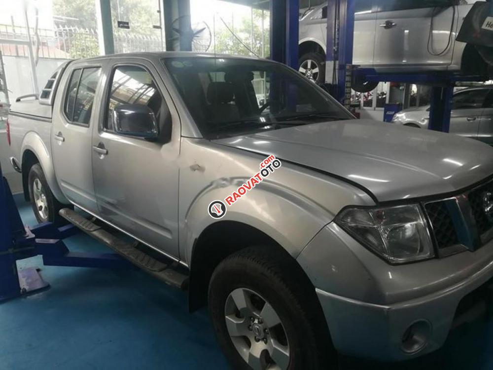 Bán Nissan Navara LE 2.5 MT 4WD 2010, màu bạc, nhập khẩu  -1